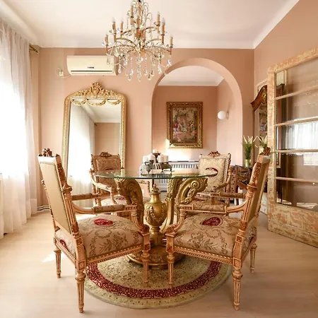 Rooftop View In - Baroque Apt. Apartment *