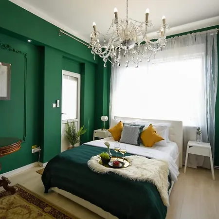 Rooftop View In - Baroque Apt. דירה *